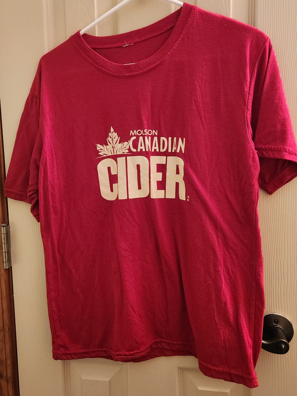 MOULSON Canadian Cider Red Graphic T-Shirt Unisex